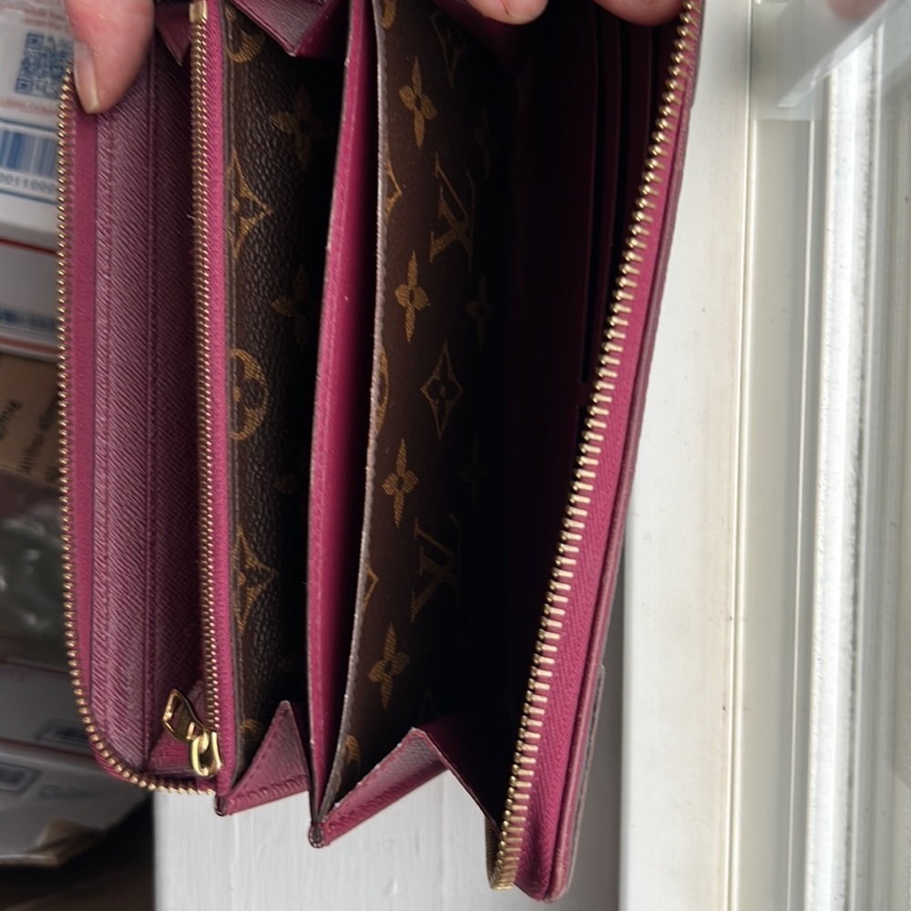 Louis Vuitton limited edition wallet - Picture 9 of 11